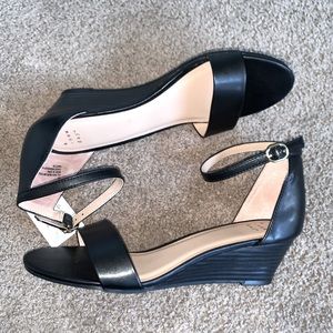 NWT black wedges